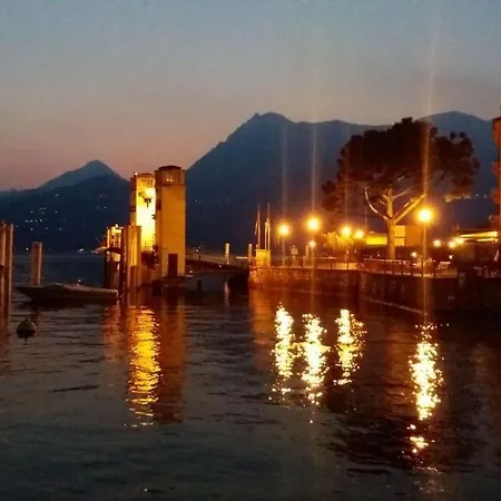 A Slice Of Heaven Over Como Lake... 아파트